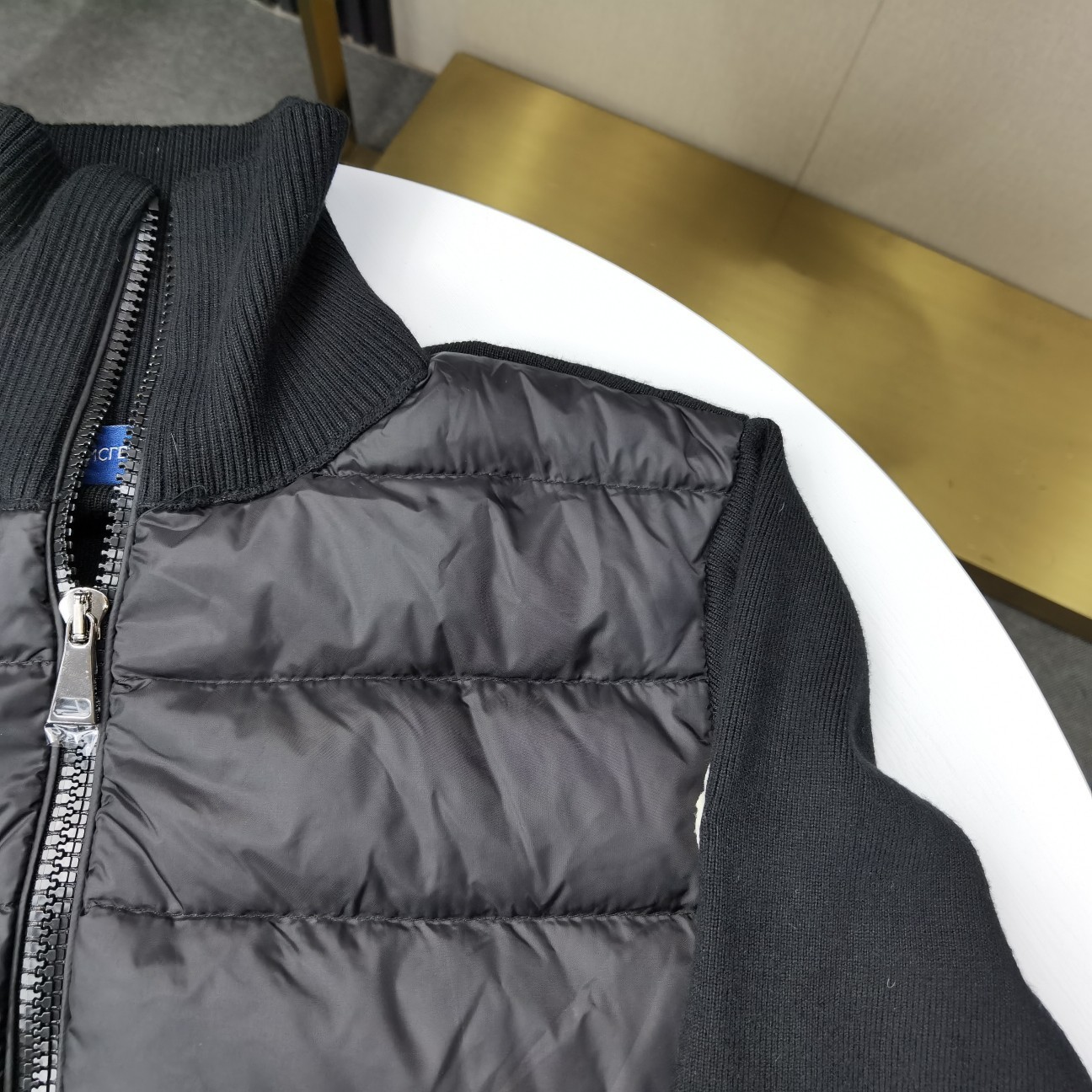 スーパーコピー  ダウンジャケット 実物の写真 N品 人気ブランドレプリカ服代引き対応国内発送後払い安全必ず届くおすすめ口コミ優良サイト