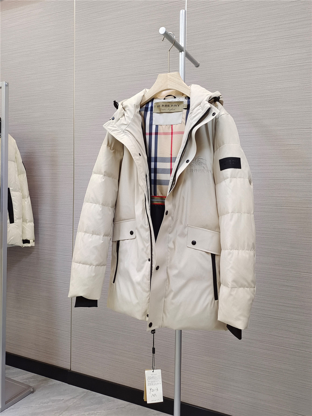 スーパーコピー ダウンジャケット 実物の写真 N品  かっこいい おしゃれ 服代引き対応国内発送後払い安全必ず届くおすすめ口コミ優良サイト