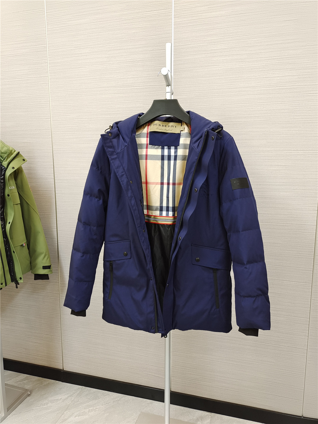 スーパーコピー ダウンジャケット 実物の写真 N品  かっこいい おしゃれ 服代引き対応国内発送後払い安全必ず届くおすすめ口コミ優良サイト