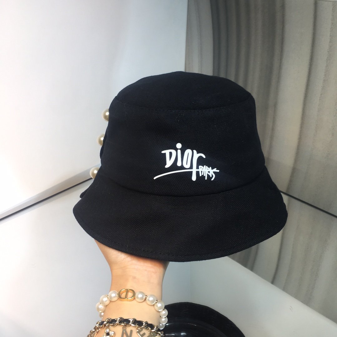 最高品質激安販売 Dior クリスチャンディオール 帽子 実物の写真スーパーコピーキャップN品代引き対応国内発送後払い安全必ず届く人気サイト