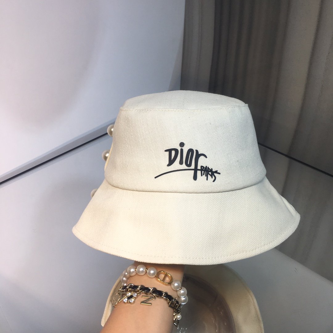 最高品質激安販売 Dior クリスチャンディオール 帽子 実物の写真スーパーコピーキャップN品代引き対応国内発送後払い安全必ず届く人気サイト