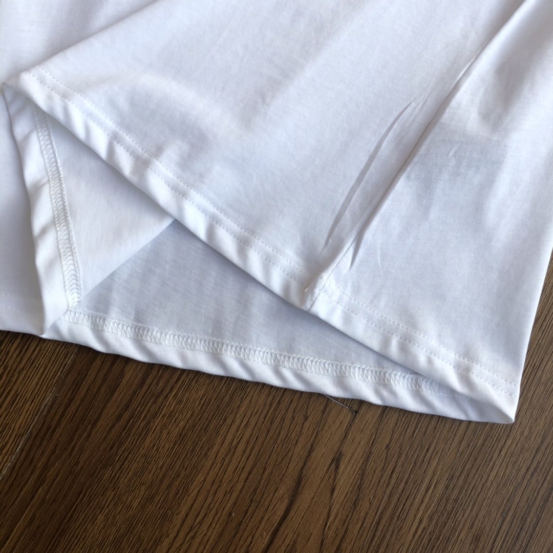 送料無料 実物の写真スーパーコピー服N品代引き対応国内発送後払い安全必ず届く人気サイト