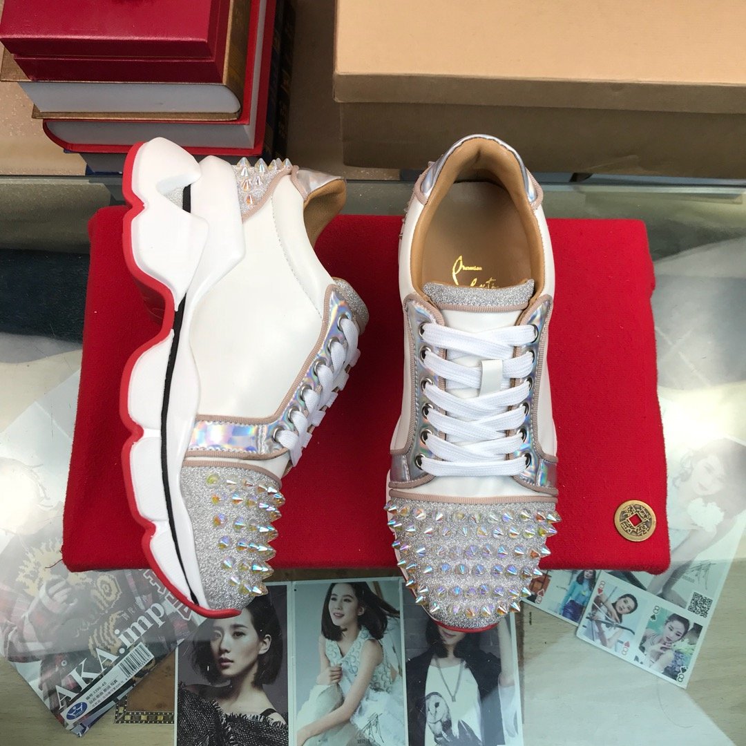 安全安いクリスチャンルブタンChristianLouboutin 靴 実物の写真 スーパーコピー必ず届く N品代引き可能国内発送後払い優良サイト