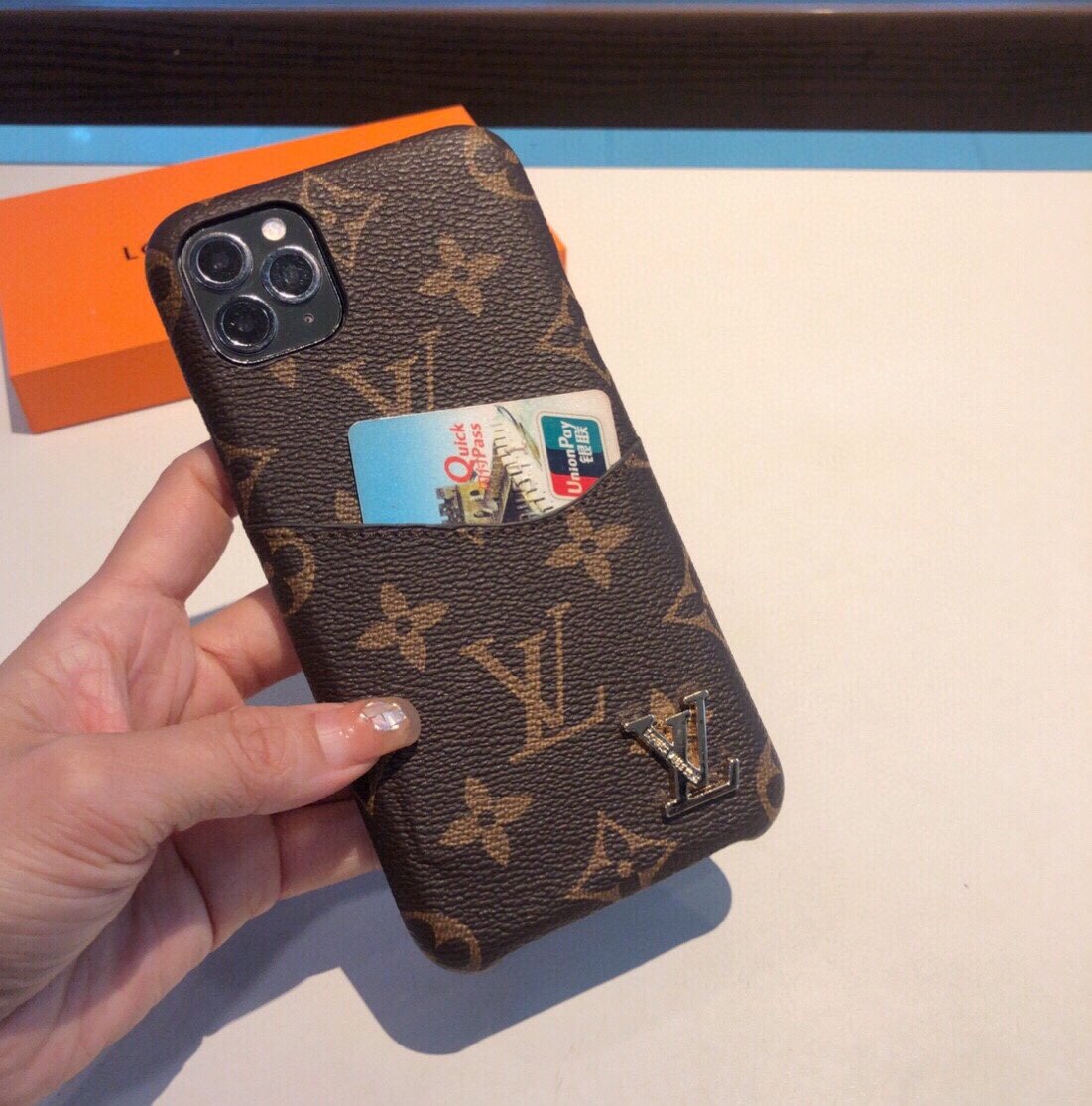 良好品ルイヴィトン Louis Vuitton Iphone携帯ケース スーパーコピーN品代引き対応国内発送後払い安全必ず届く人気サイト