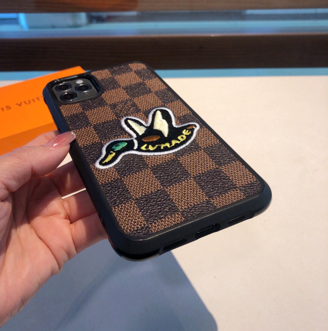 良好品ルイヴィトン Louis Vuitton Iphone携帯ケース スーパーコピーN品代引き対応国内発送後払い安全必ず届く人気サイト