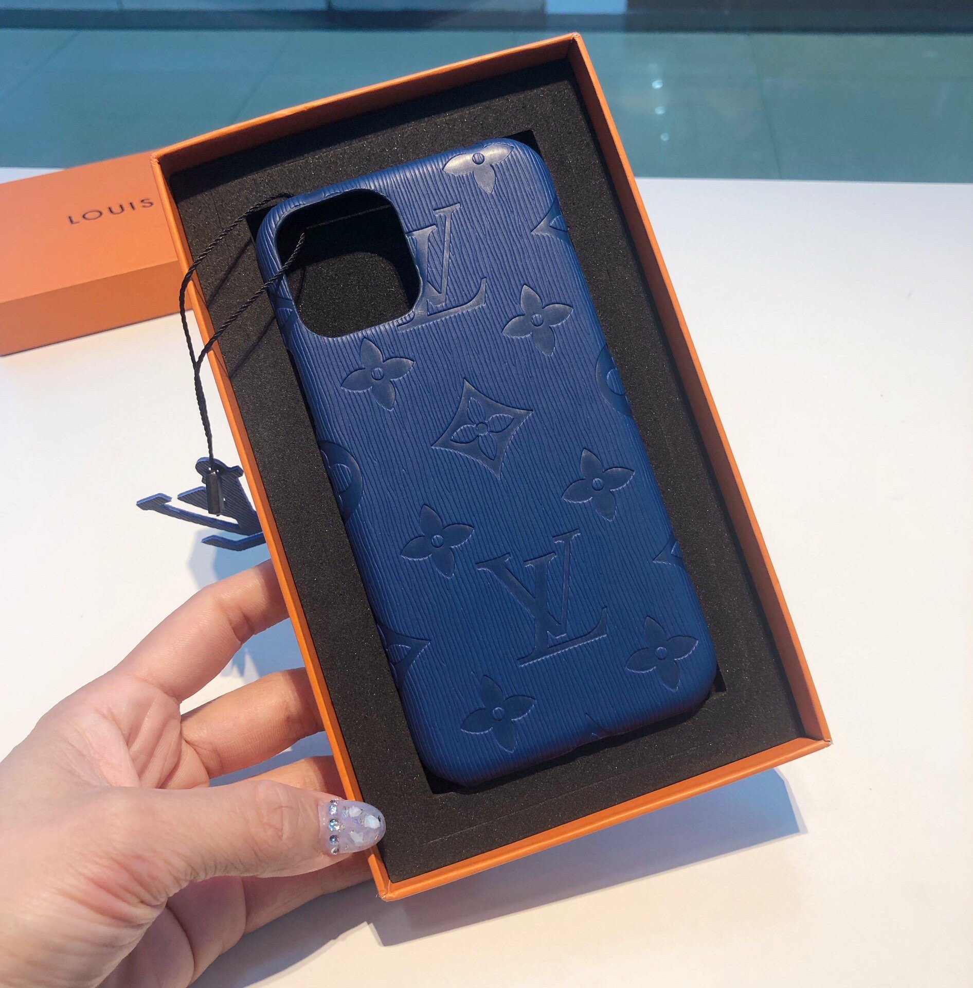 良好品ルイヴィトン Louis Vuitton Iphone携帯ケース スーパーコピーN品代引き対応国内発送後払い安全必ず届く人気サイト