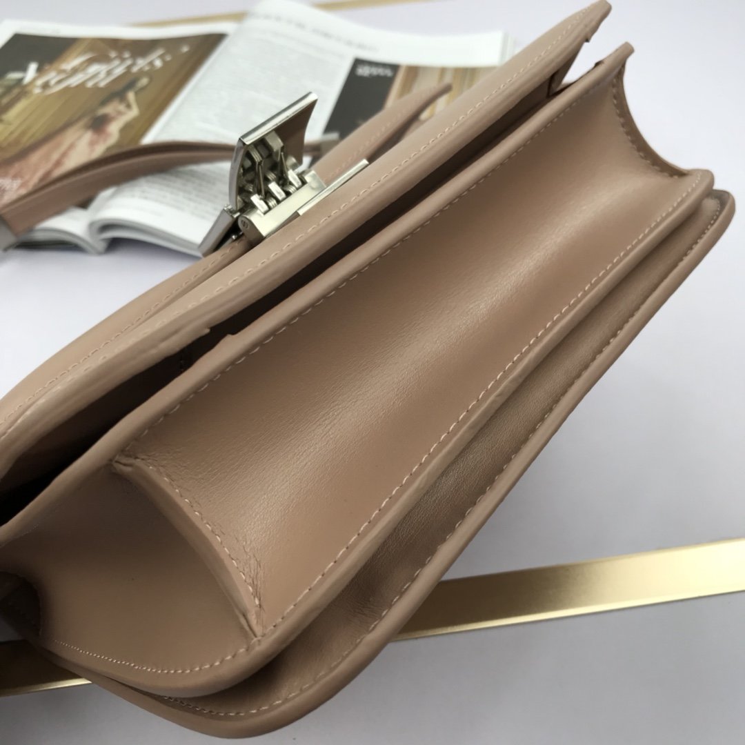 安全安いCeline セリーヌ バッグ 実物の写真 超スーパーコピー必ず届く N品代引き可能国内発送後払い優良サイト