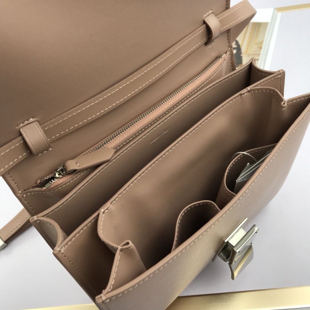 安全安いCeline セリーヌ バッグ 実物の写真 超スーパーコピー必ず届く N品代引き可能国内発送後払い優良サイト