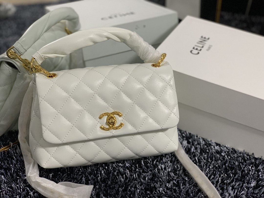 大人気ブランドChanel シャネル ショルダーバッグ レディース 実物の写真 スーパーコピーバッグN品代引き対応国内発送後払い送料無料安全必ず届く信用できるサイト