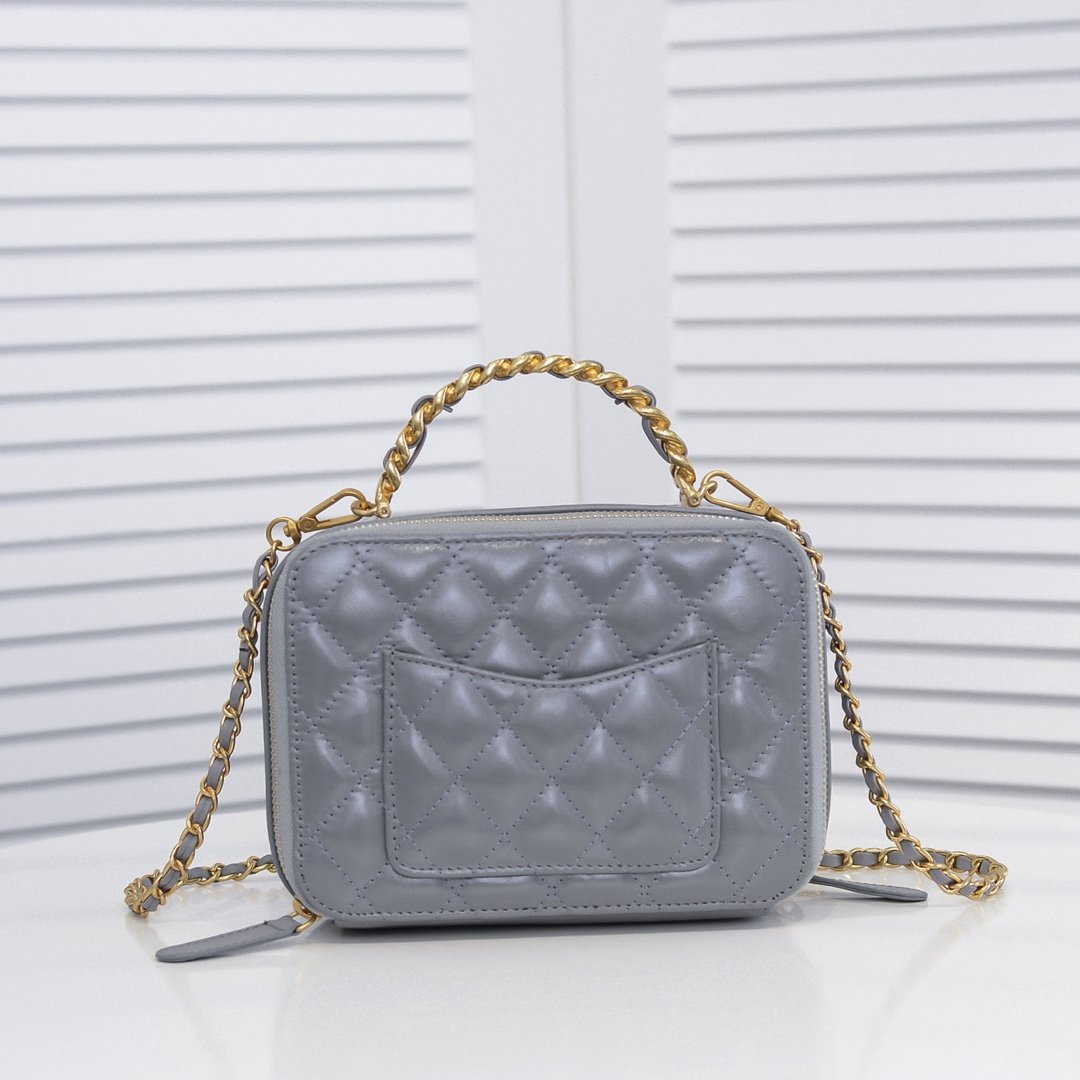 大人気ブランドChanel シャネル ショルダーバッグ レディース 実物の写真 スーパーコピーバッグN品代引き対応国内発送後払い送料無料安全必ず届く信用できるサイト