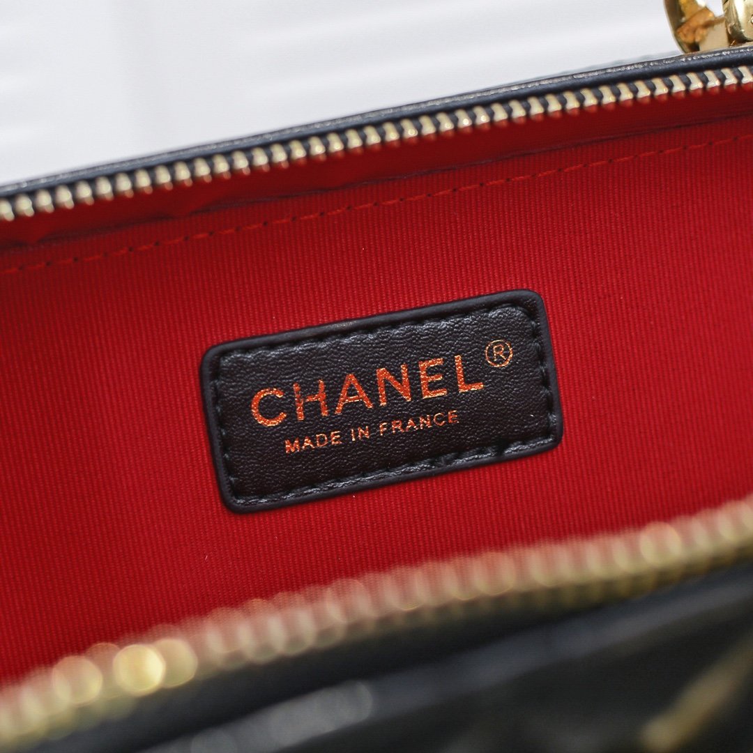 大人気ブランドChanel シャネル ショルダーバッグ レディース 実物の写真 スーパーコピーバッグN品代引き対応国内発送後払い送料無料安全必ず届く信用できるサイト