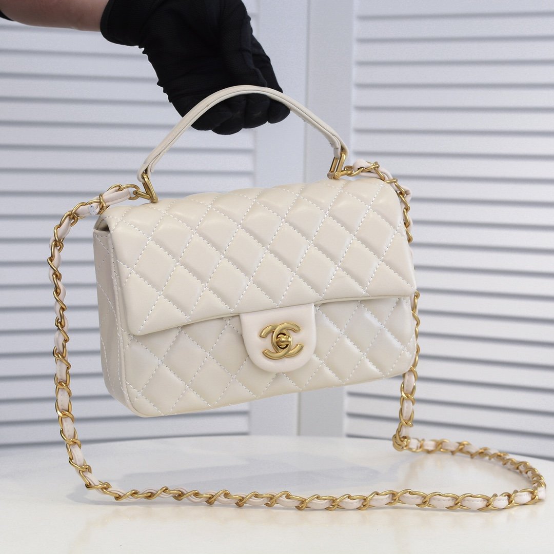 大人気ブランドChanel シャネル ショルダーバッグ レディース 実物の写真 スーパーコピーバッグN品代引き対応国内発送後払い送料無料安全必ず届く信用できるサイト