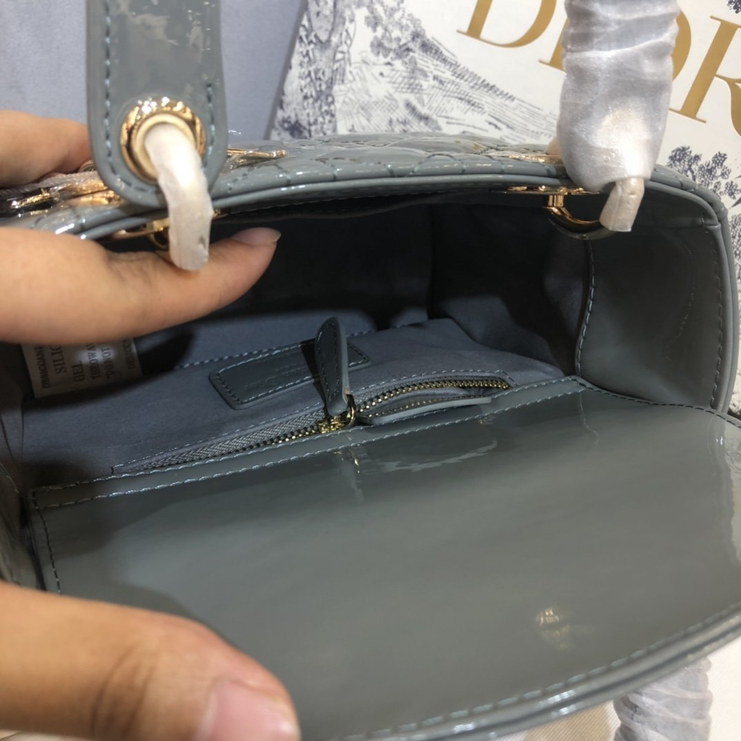 スーパーコピー後払い Dior クリスチャンディオール ハンドバッグ Montaigne ショルダーバッグ St Honoré レディース  実物の写真 N品代引き対応国内発送送料無料安全必ず届く信用できるサイト