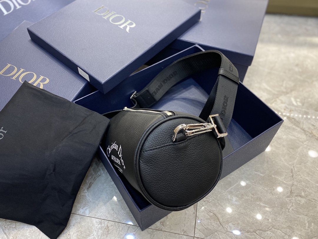 スーパーコピー後払い Dior クリスチャンディオール バッグ  実物の写真 N品代引き対応国内発送送料無料安全必ず届く信用できるサイト