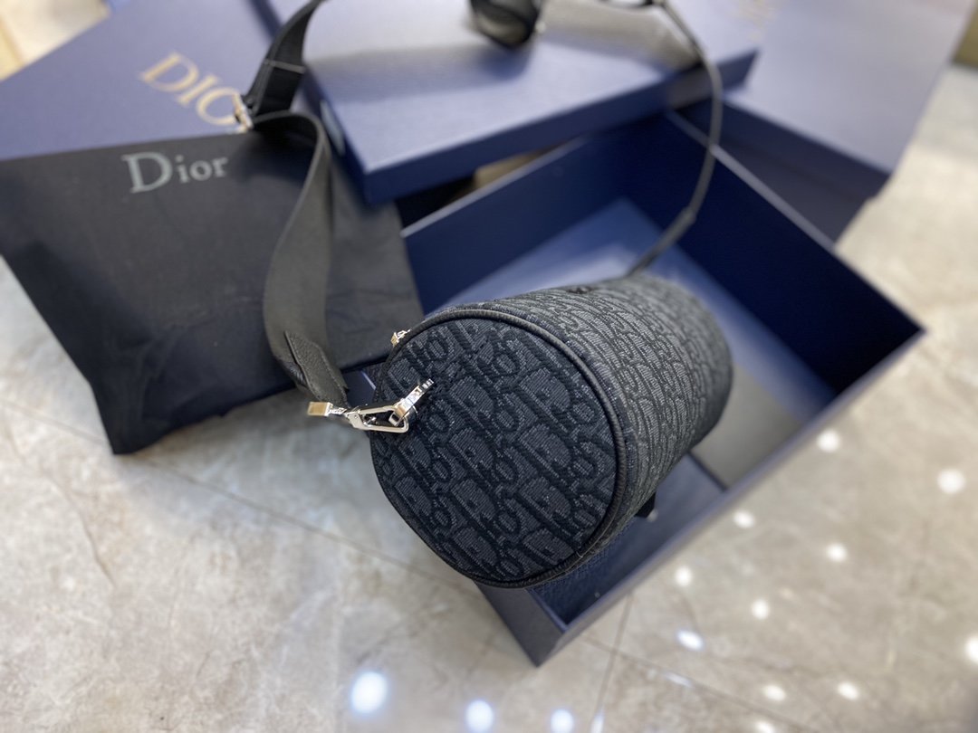 スーパーコピー後払い Dior クリスチャンディオール バッグ  実物の写真 N品代引き対応国内発送送料無料安全必ず届く信用できるサイト