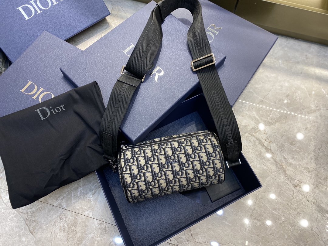 スーパーコピー後払い Dior クリスチャンディオール バッグ  実物の写真 N品代引き対応国内発送送料無料安全必ず届く信用できるサイト