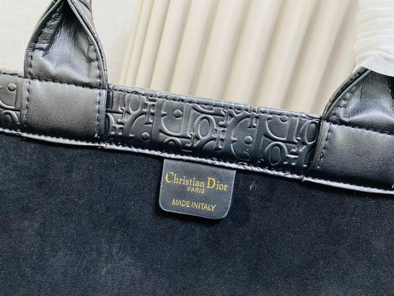 スーパーコピー後払い Dior クリスチャンディオール バッグ  実物の写真 N品代引き対応国内発送送料無料安全必ず届く信用できるサイト