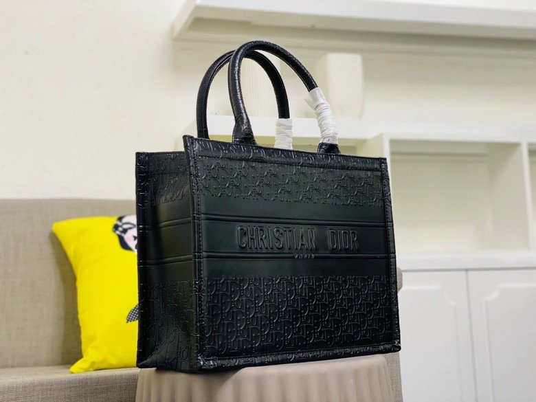 スーパーコピー後払い Dior クリスチャンディオール バッグ  実物の写真 N品代引き対応国内発送送料無料安全必ず届く信用できるサイト