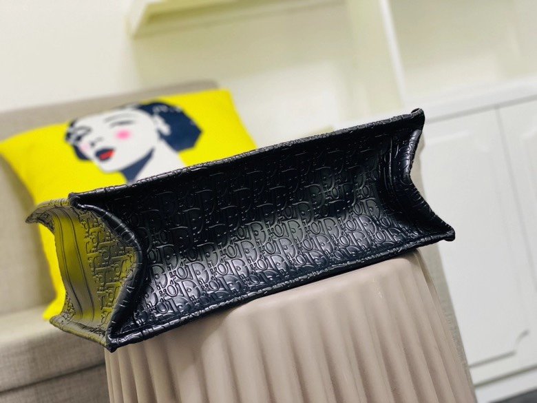 スーパーコピー後払い Dior クリスチャンディオール バッグ  実物の写真 N品代引き対応国内発送送料無料安全必ず届く信用できるサイト