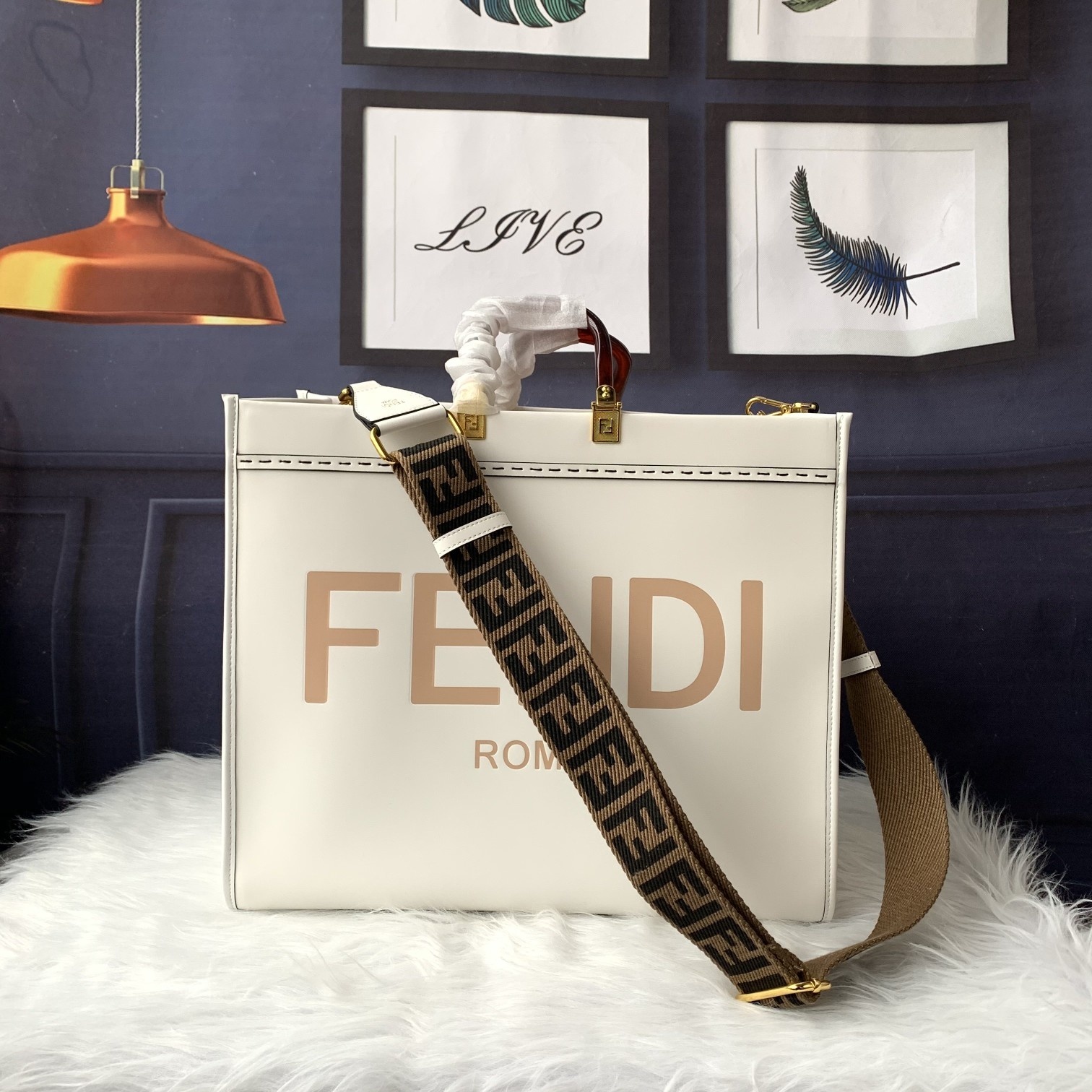 スーパーコピー代引き対応 fendi フェンディ バッグ 実物の写真 N品後払い国内発送送料無料安全必ず届く信用できるサイト