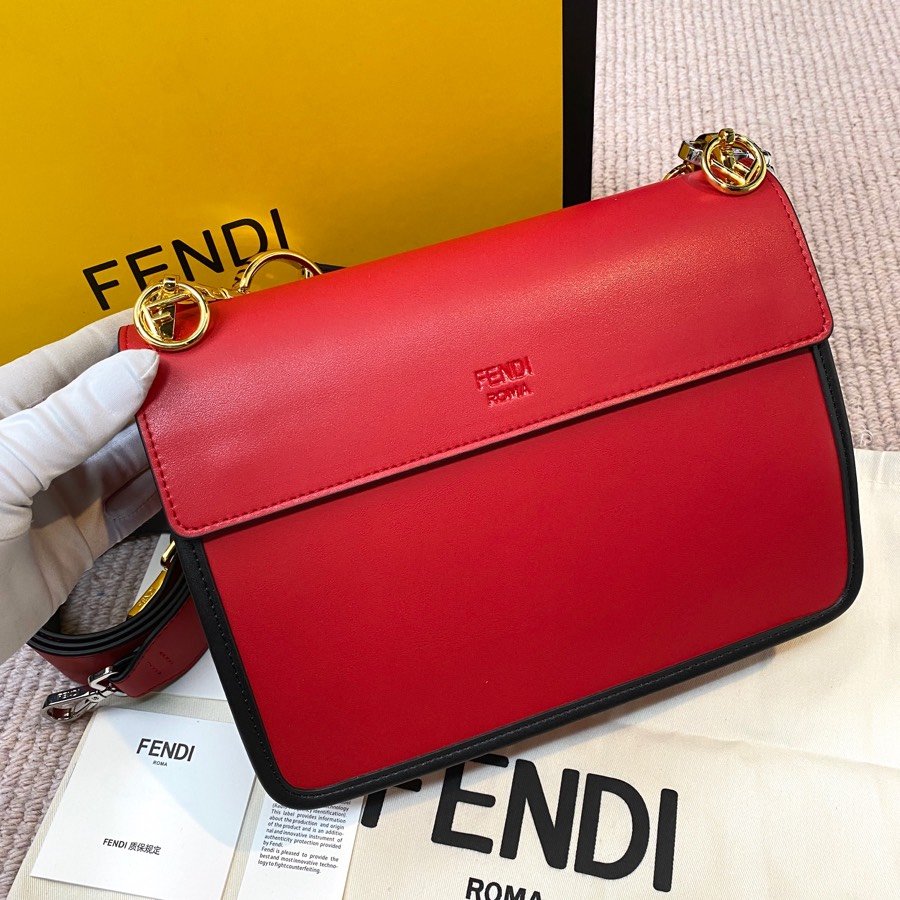 スーパーコピー代引き対応 fendi フェンディ バッグ 実物の写真 N品後払い国内発送送料無料安全必ず届く信用できるサイト