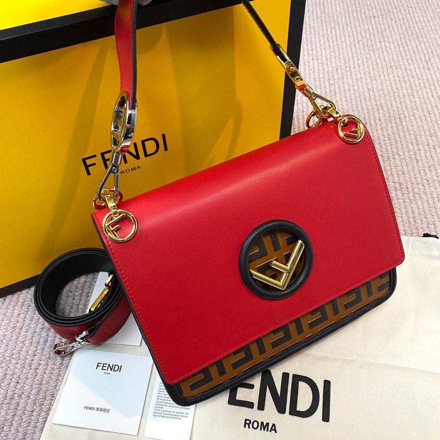 スーパーコピー代引き対応 fendi フェンディ バッグ 実物の写真 N品後払い国内発送送料無料安全必ず届く信用できるサイト