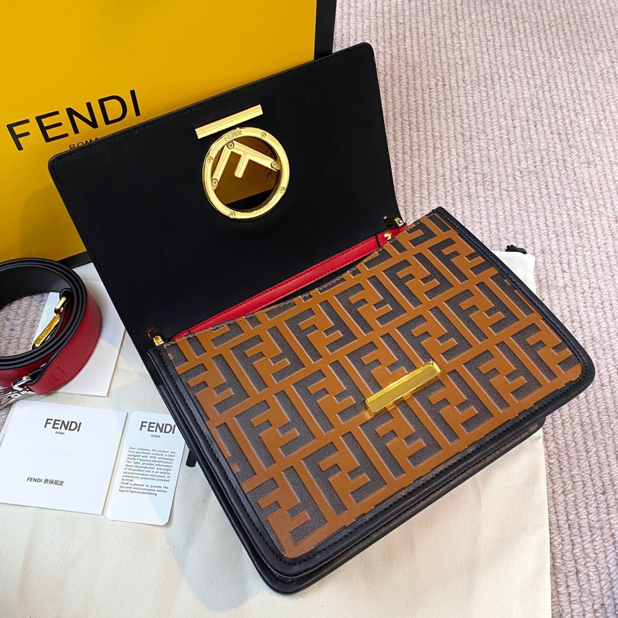 スーパーコピー代引き対応 fendi フェンディ バッグ 実物の写真 N品後払い国内発送送料無料安全必ず届く信用できるサイト