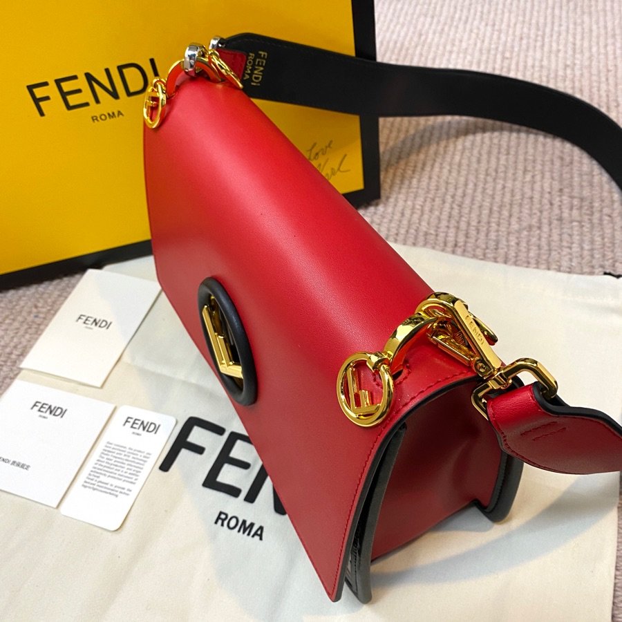 スーパーコピー代引き対応 fendi フェンディ バッグ 実物の写真 N品後払い国内発送送料無料安全必ず届く信用できるサイト