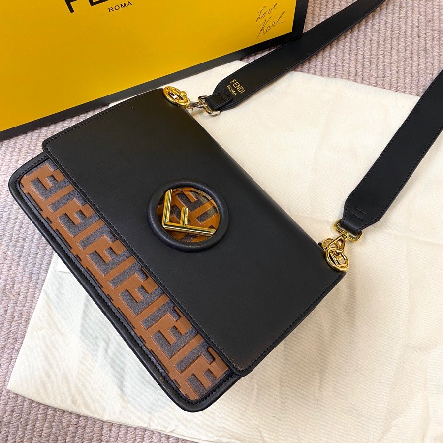 スーパーコピー代引き対応 fendi フェンディ バッグ 実物の写真 N品後払い国内発送送料無料安全必ず届く信用できるサイト