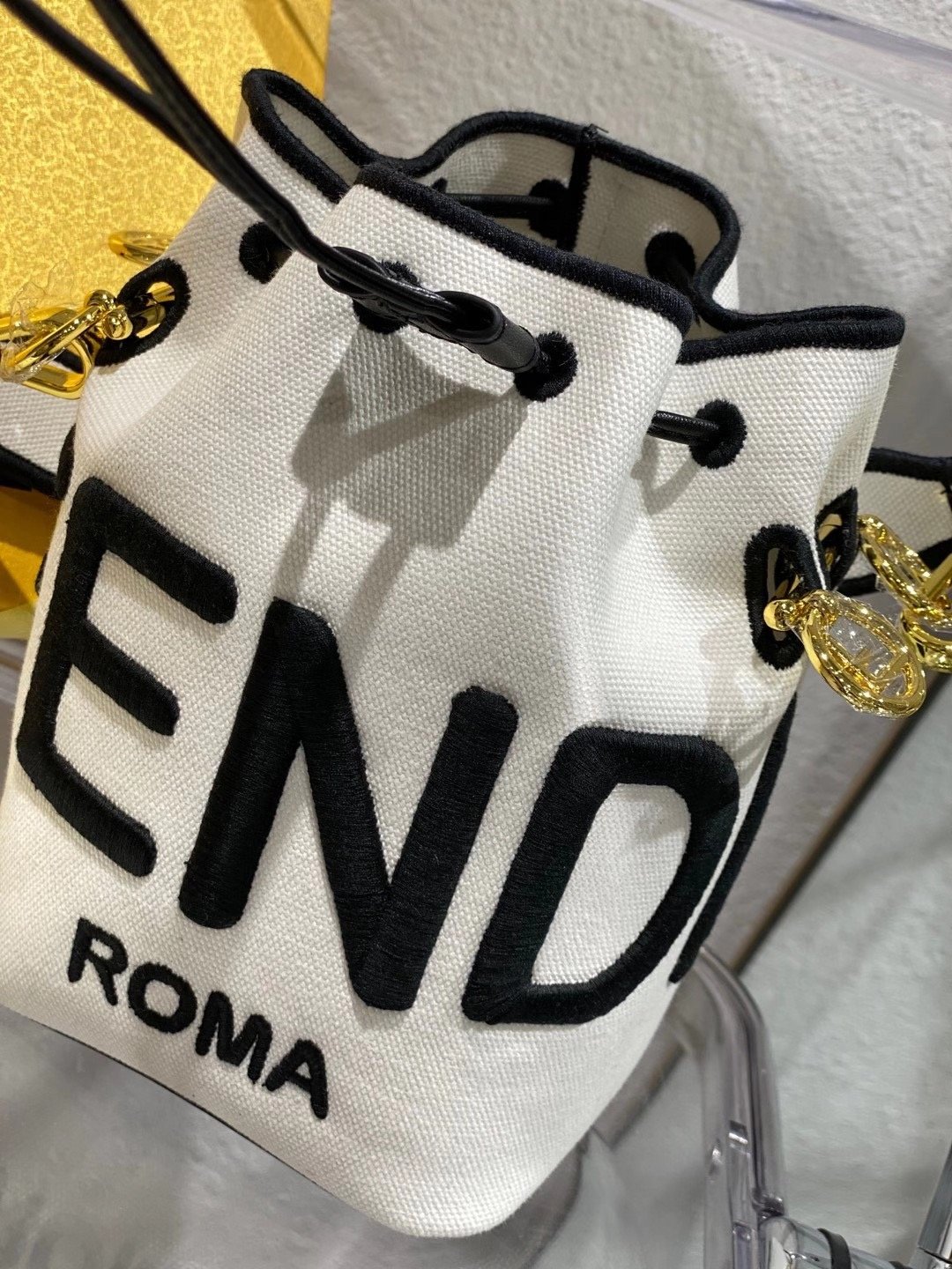 スーパーコピー代引き対応 fendi フェンディ バッグ 実物の写真 N品後払い国内発送送料無料安全必ず届く信用できるサイト