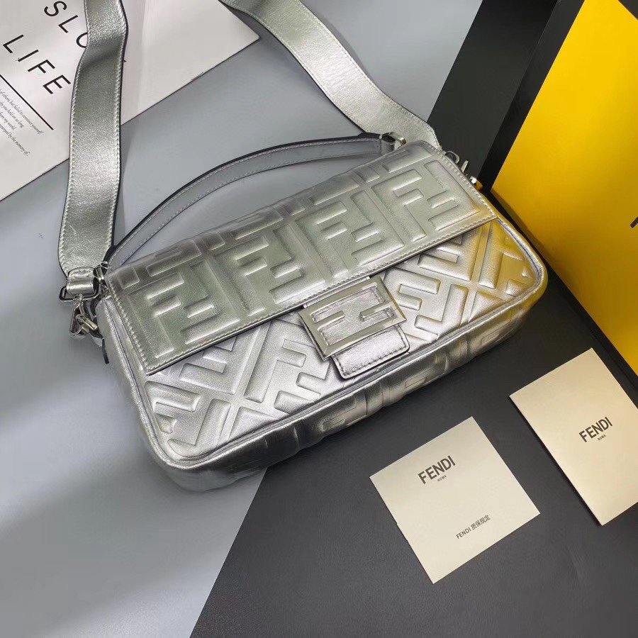 スーパーコピー代引き対応 fendi フェンディ バッグ 実物の写真 N品後払い国内発送送料無料安全必ず届く信用できるサイト