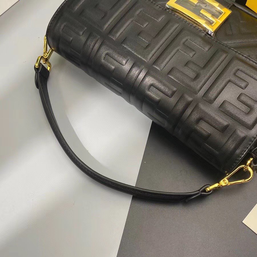 スーパーコピー代引き対応 fendi フェンディ バッグ 実物の写真 N品後払い国内発送送料無料安全必ず届く信用できるサイト