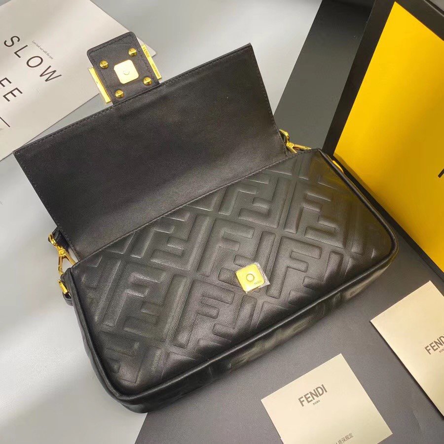 スーパーコピー代引き対応 fendi フェンディ バッグ 実物の写真 N品後払い国内発送送料無料安全必ず届く信用できるサイト