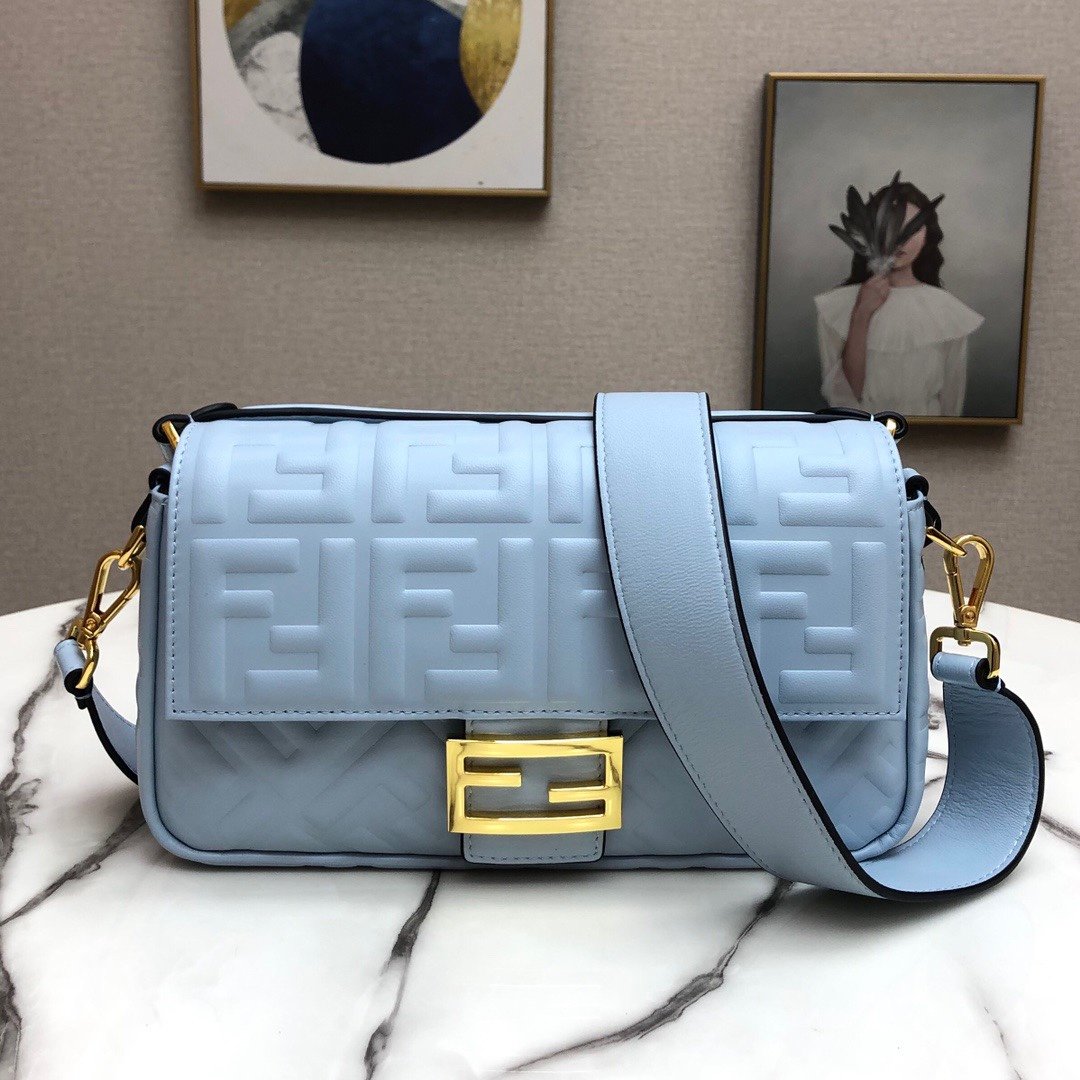 スーパーコピー代引き対応 fendi フェンディ バッグ 実物の写真 N品後払い国内発送送料無料安全必ず届く信用できるサイト