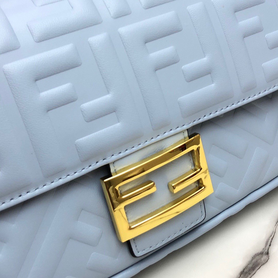 スーパーコピー代引き対応 fendi フェンディ バッグ 実物の写真 N品後払い国内発送送料無料安全必ず届く信用できるサイト