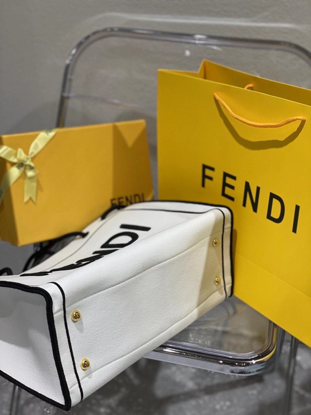 スーパーコピー代引き対応 fendi フェンディ バッグ 実物の写真 N品後払い国内発送送料無料安全必ず届く信用できるサイト