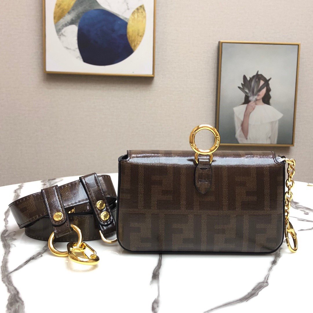 スーパーコピー代引き対応 fendi フェンディ バッグ 実物の写真 N品後払い国内発送送料無料安全必ず届く信用できるサイト