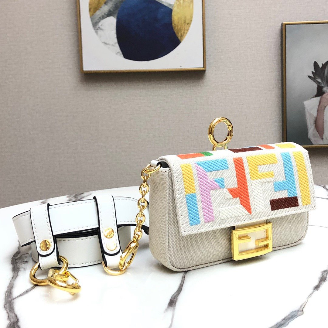 スーパーコピー代引き対応 fendi フェンディ バッグ 実物の写真 N品後払い国内発送送料無料安全必ず届く信用できるサイト