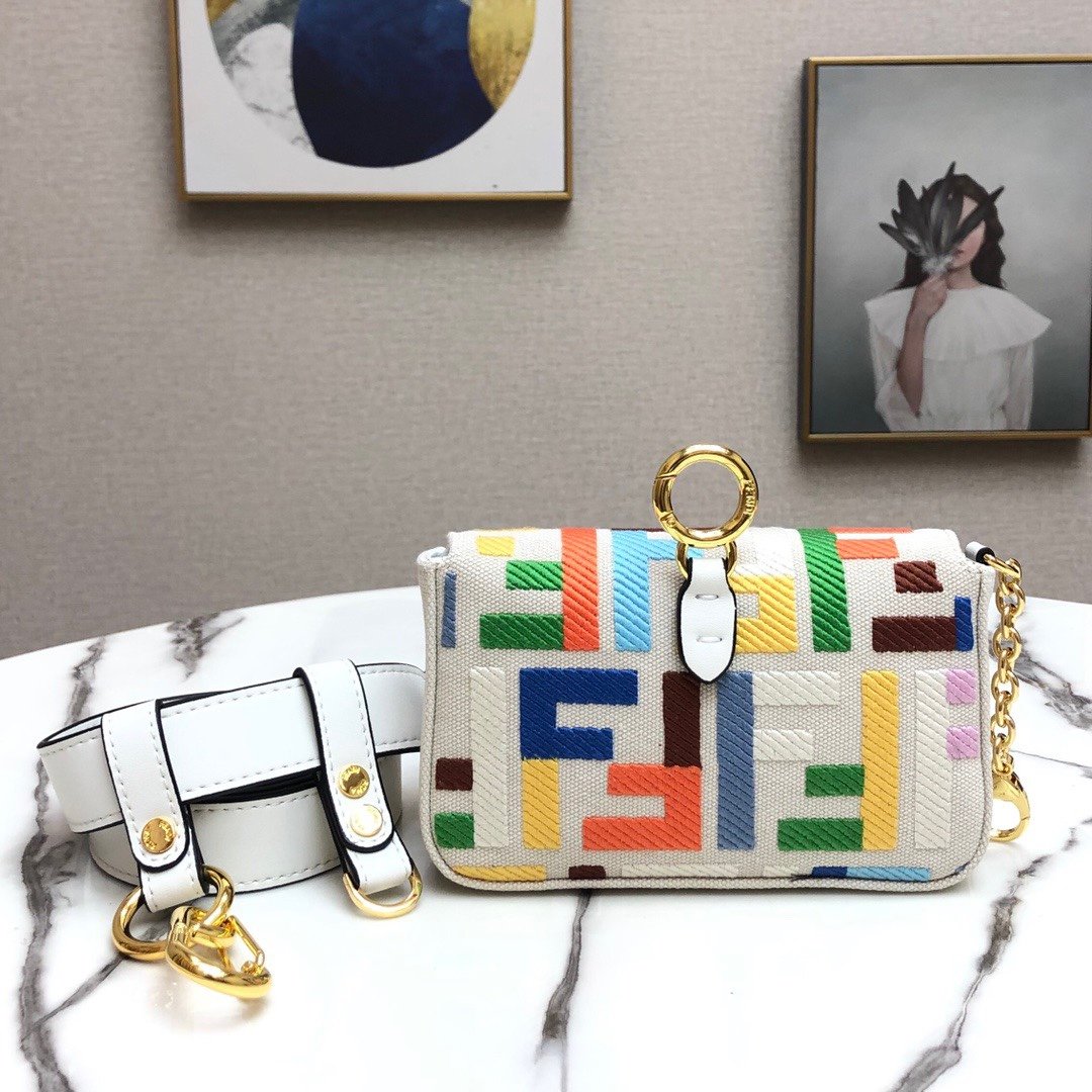 スーパーコピー代引き対応 fendi フェンディ バッグ 実物の写真 N品後払い国内発送送料無料安全必ず届く信用できるサイト