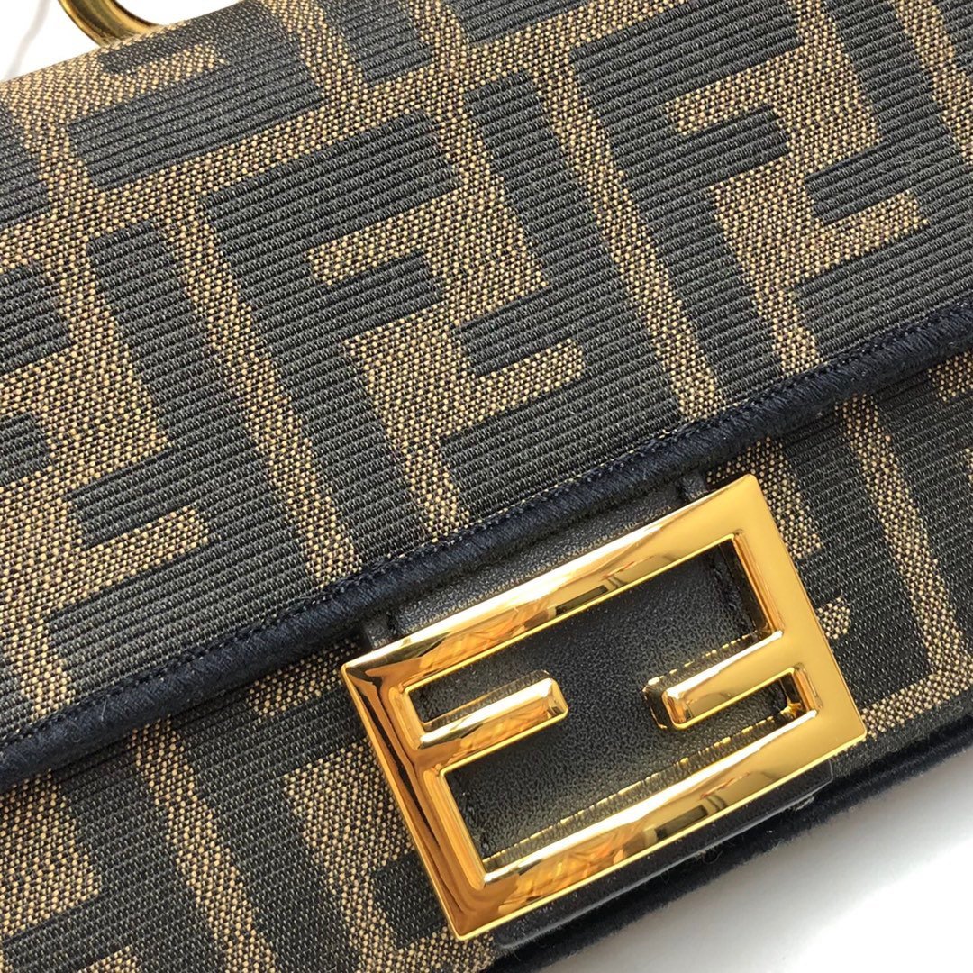 スーパーコピー代引き対応 fendi フェンディ バッグ 実物の写真 N品後払い国内発送送料無料安全必ず届く信用できるサイト