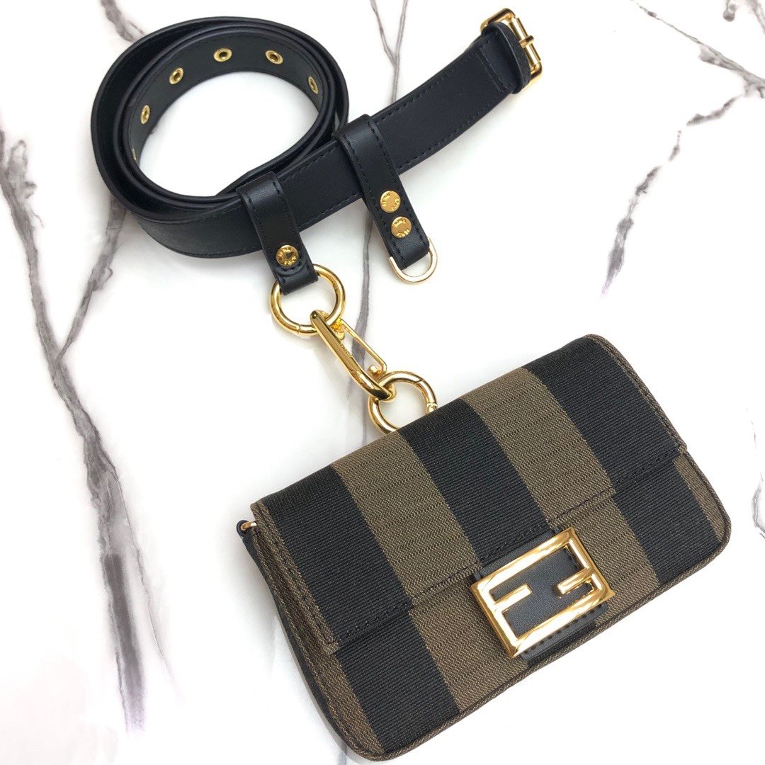 スーパーコピー代引き対応 fendi フェンディ バッグ 実物の写真 N品後払い国内発送送料無料安全必ず届く信用できるサイト