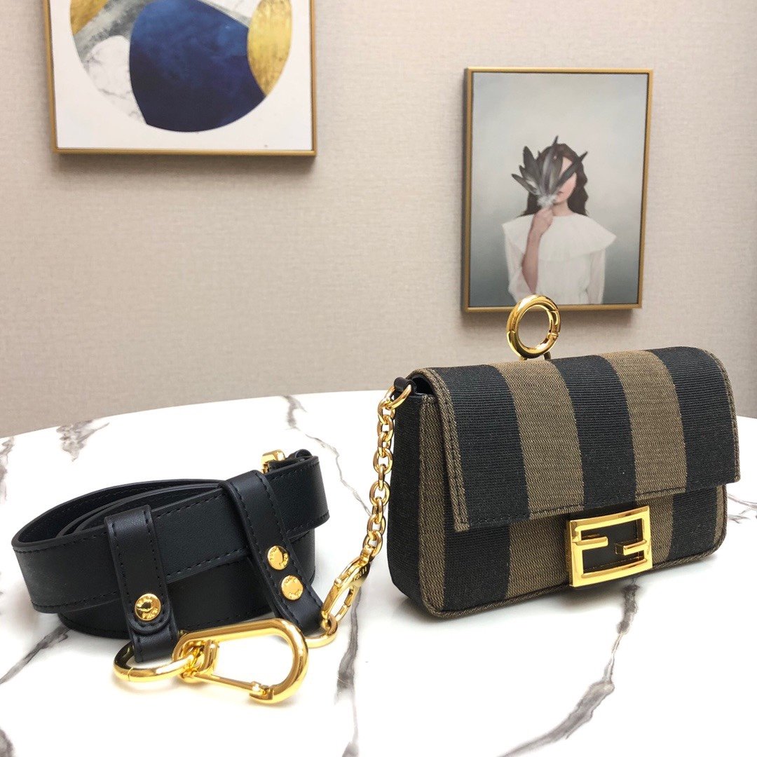 スーパーコピー代引き対応 fendi フェンディ バッグ 実物の写真 N品後払い国内発送送料無料安全必ず届く信用できるサイト