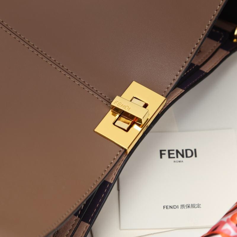 スーパーコピー代引き対応 fendi フェンディ バッグ 実物の写真 N品後払い国内発送送料無料安全必ず届く信用できるサイト