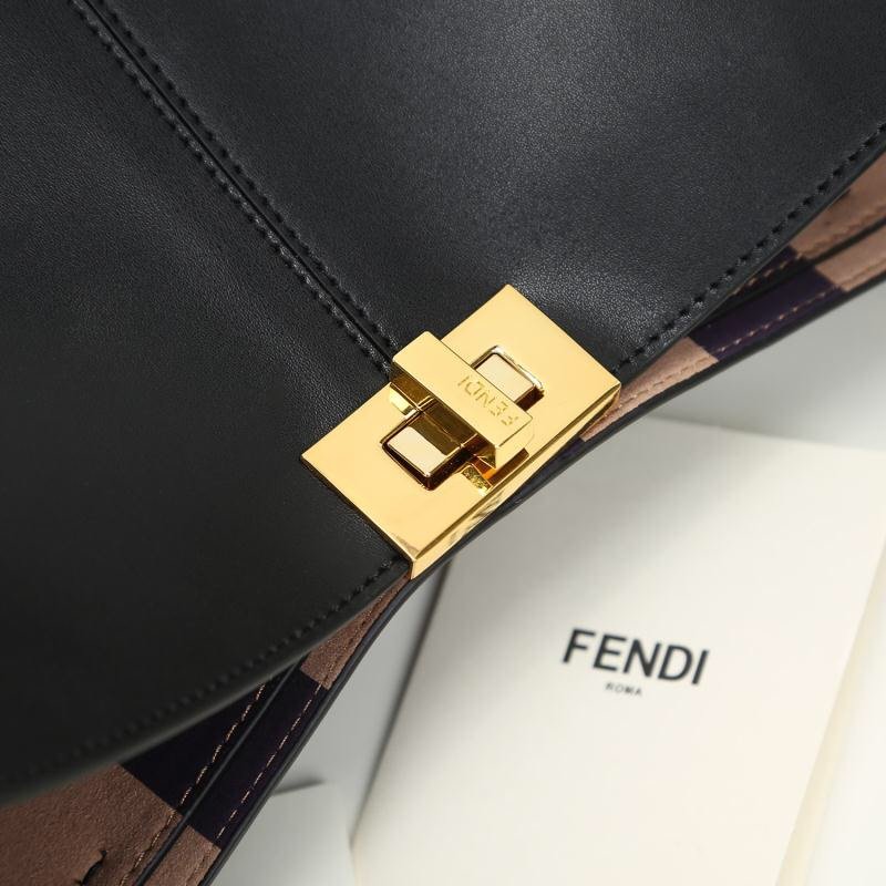 スーパーコピー代引き対応 fendi フェンディ バッグ 実物の写真 N品後払い国内発送送料無料安全必ず届く信用できるサイト