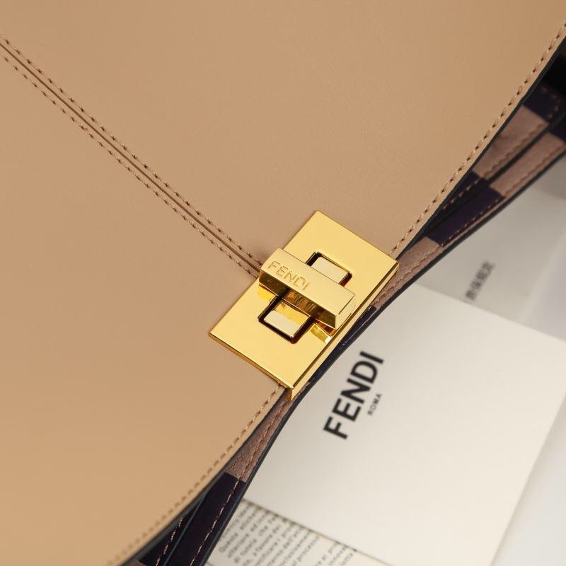 スーパーコピー代引き対応 fendi フェンディ バッグ 実物の写真 N品後払い国内発送送料無料安全必ず届く信用できるサイト