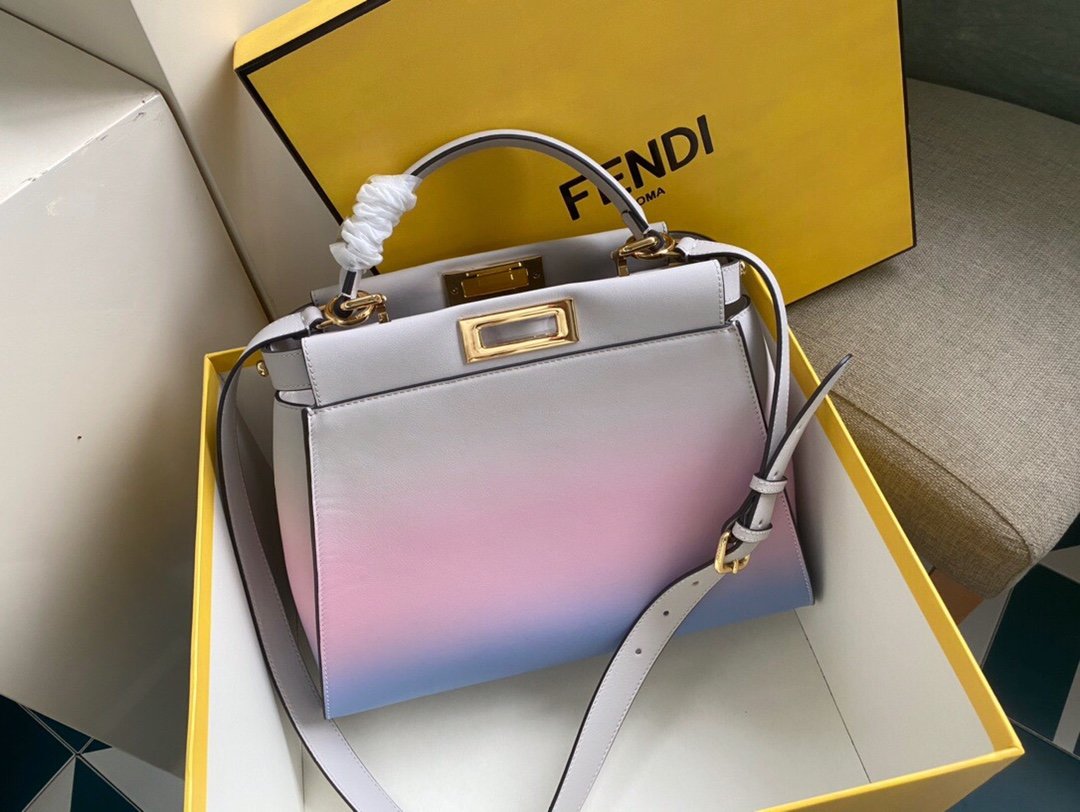 スーパーコピー代引き対応 fendi フェンディ バッグ 実物の写真 N品後払い国内発送送料無料安全必ず届く信用できるサイト