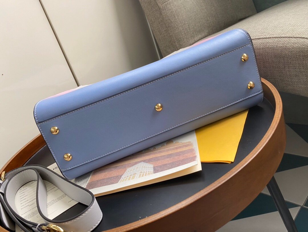 スーパーコピー代引き対応 fendi フェンディ バッグ 実物の写真 N品後払い国内発送送料無料安全必ず届く信用できるサイト