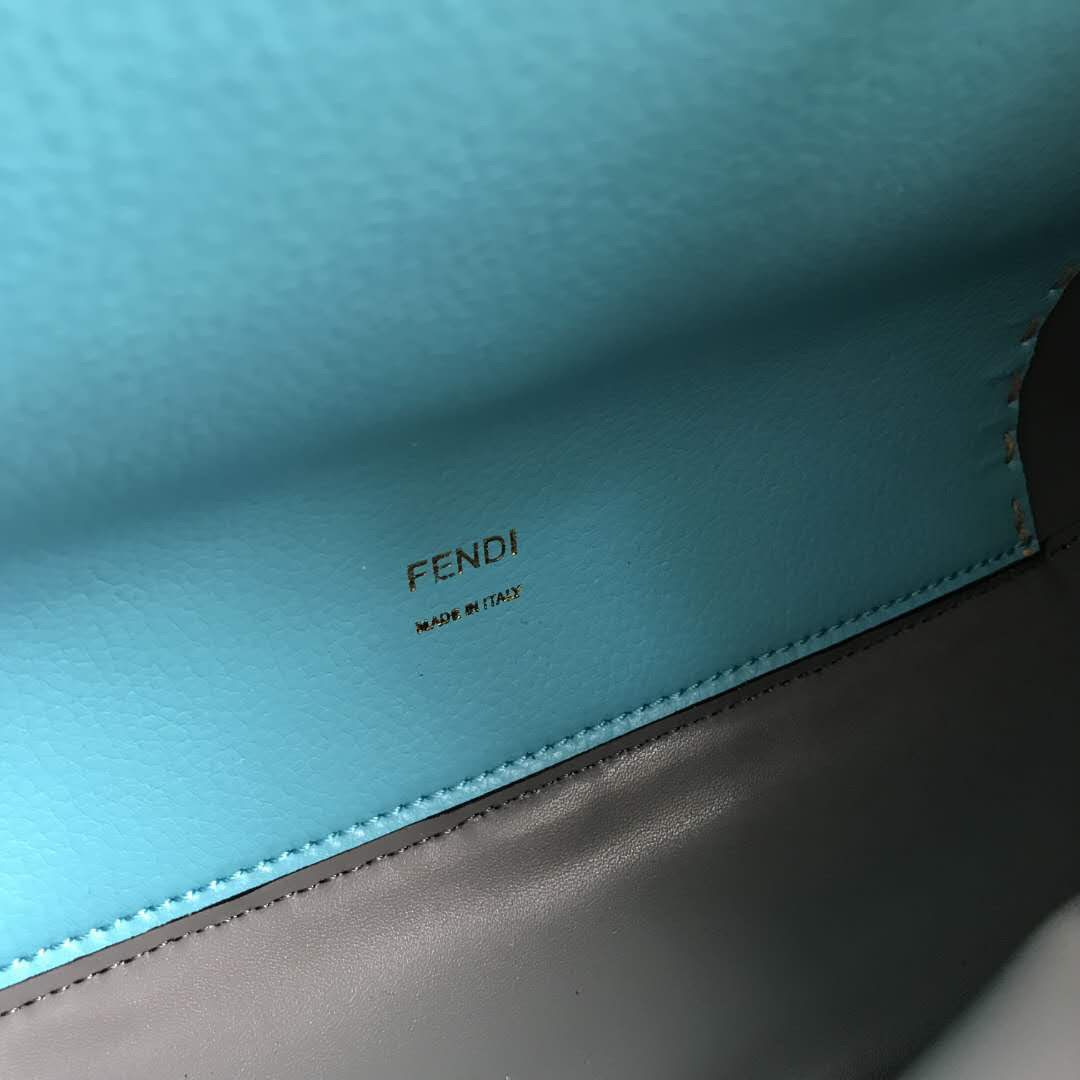 スーパーコピー代引き対応 fendi フェンディ バッグ 実物の写真 N品後払い国内発送送料無料安全必ず届く信用できるサイト