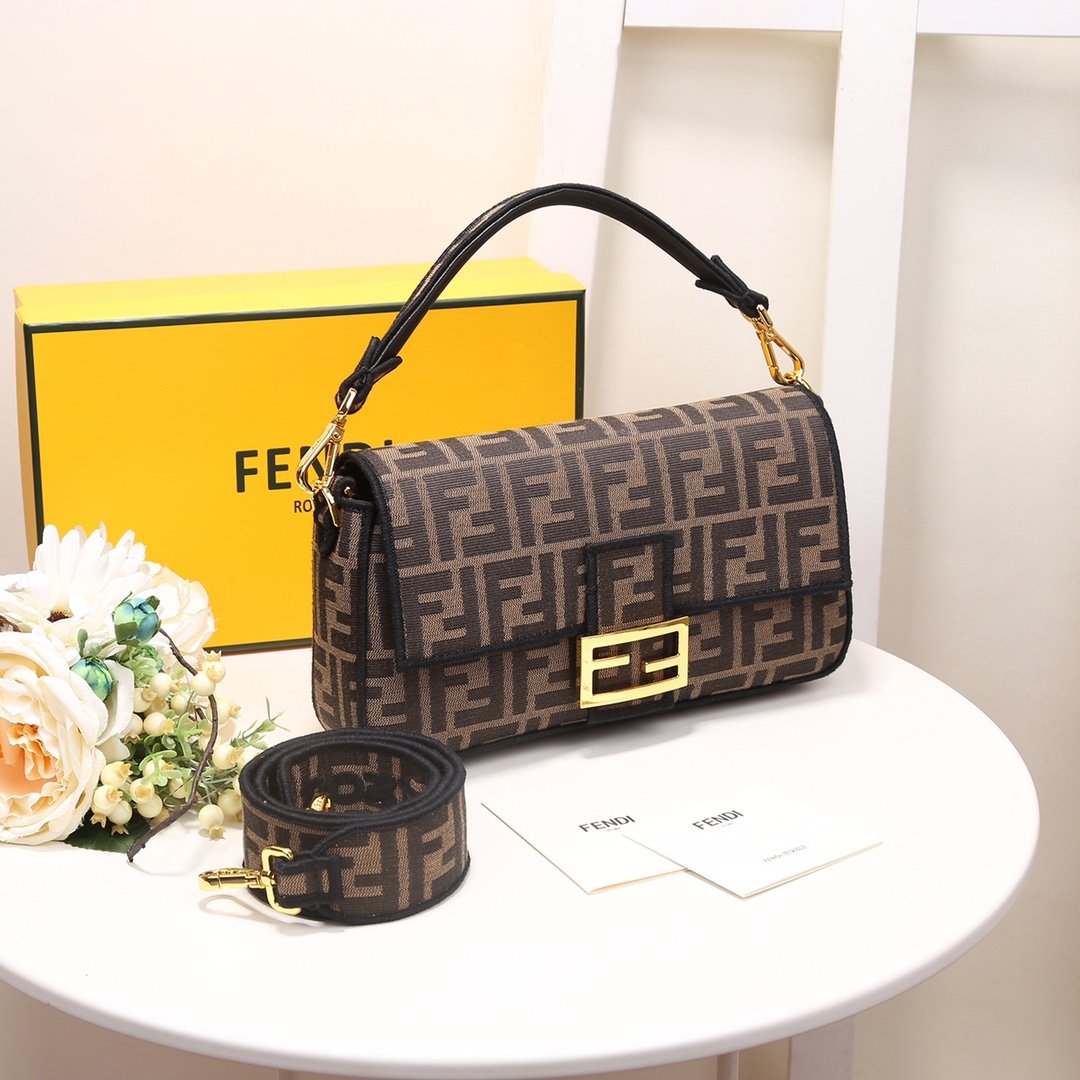 スーパーコピー代引き対応 fendi フェンディ バッグ 実物の写真 N品後払い国内発送送料無料安全必ず届く信用できるサイト