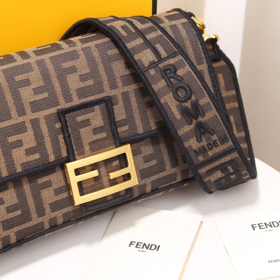 スーパーコピー代引き対応 fendi フェンディ バッグ 実物の写真 N品後払い国内発送送料無料安全必ず届く信用できるサイト